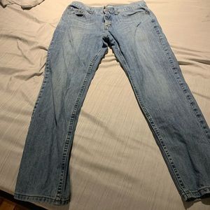 Urban pipeline light wash jeans